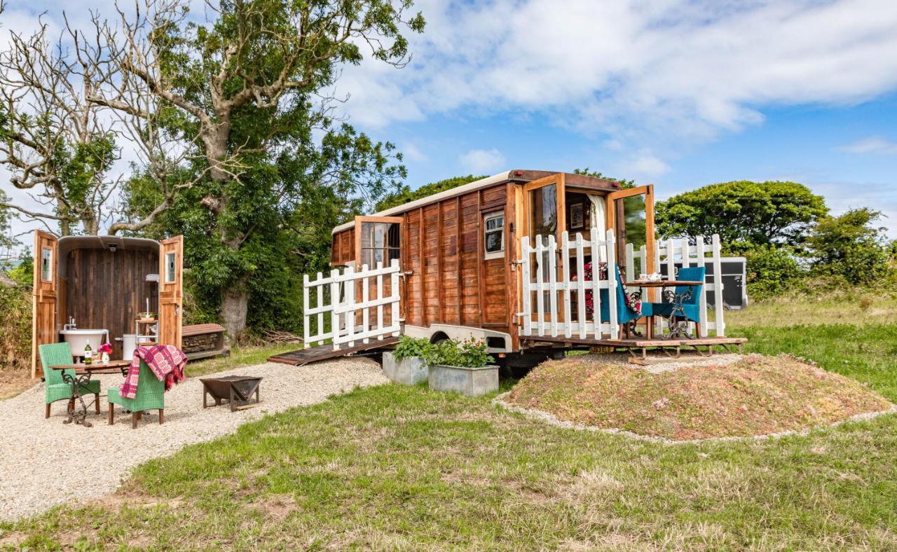 Dennis Hotel Goodwick ภายนอก รูปภาพ